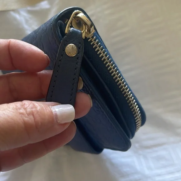 Authentic Gucci compact wallet - Picture 8 of 8